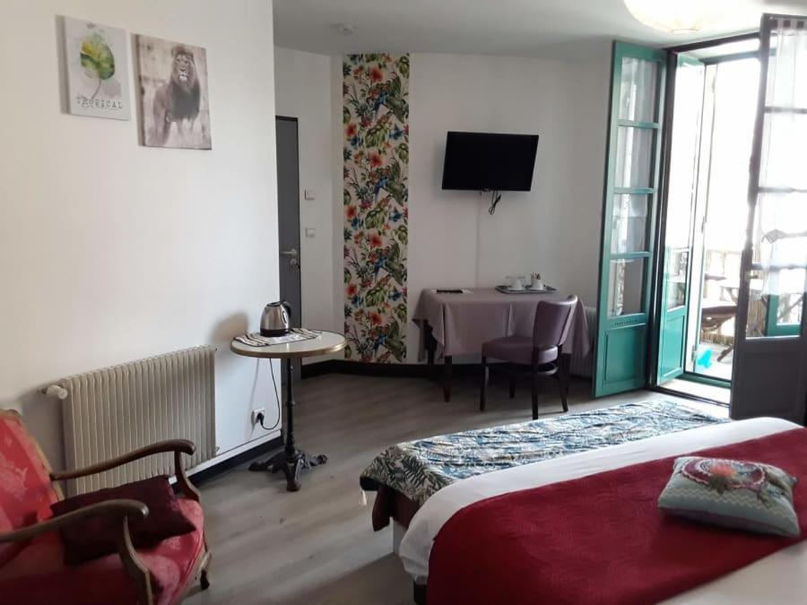 Madelon IV Bed & Breakfast Belves Exterior photo