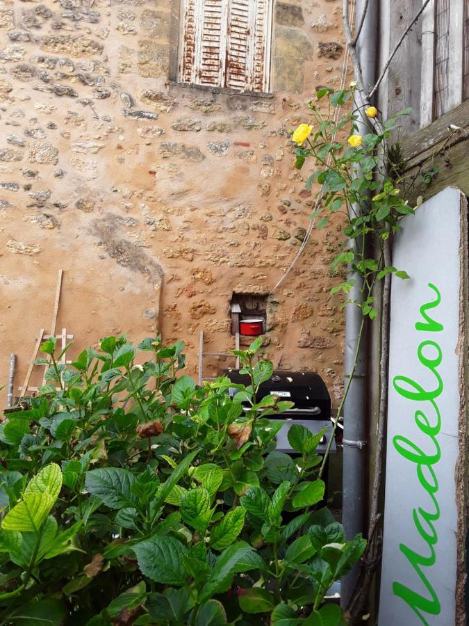 Madelon IV Bed & Breakfast Belves Exterior photo